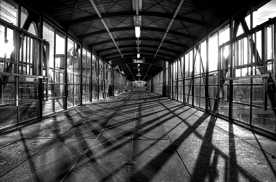 Schaduwspel in oud station Arnhem - Kreling Fotografie Arnhem